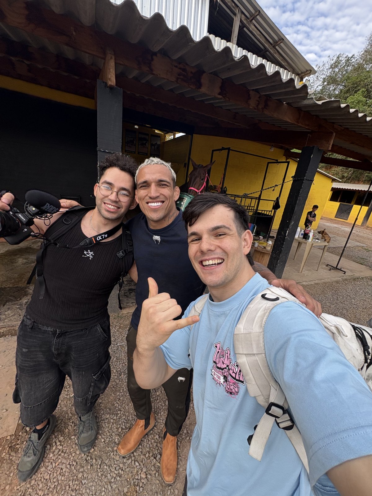 Equipo Bloome con un cliente